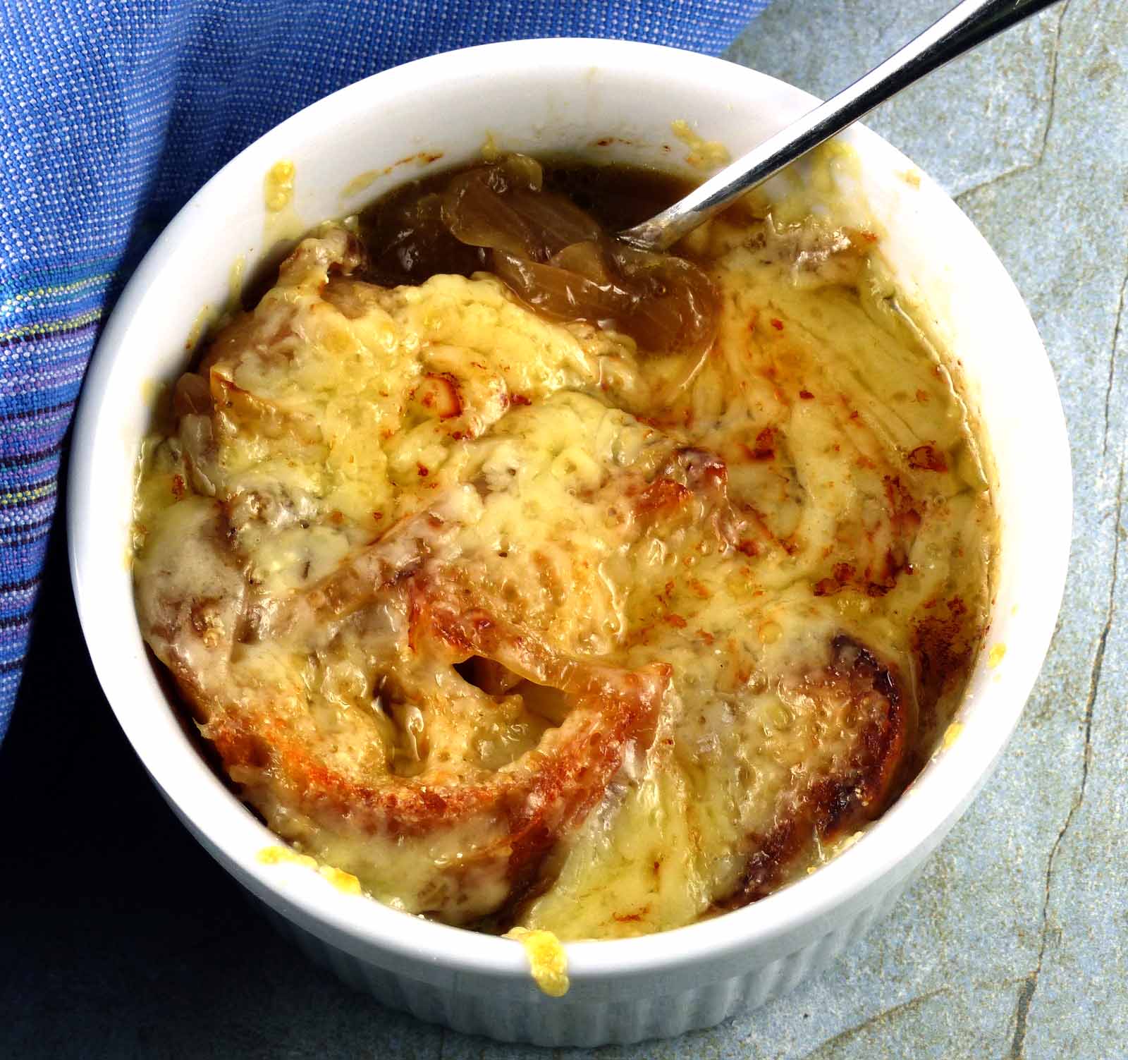 French Onion Soup (Soupe à l'Oignon Gratinée) Recipe